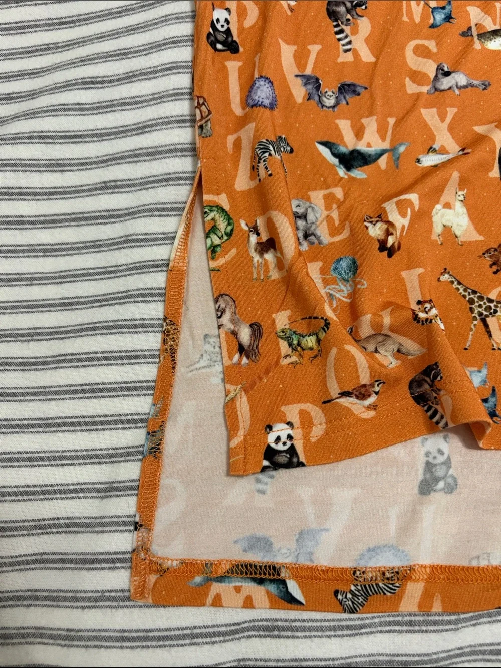 NWOT Darling Daisies Bamboo Alphabet Animals Lounge Set Pjs Oversized Tee Bikers